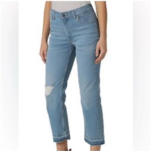 Wrangler High Rise True Straight Cropped Light Blue Women’s Plus Jeans Sz 16/26 - Picture 1 of 13